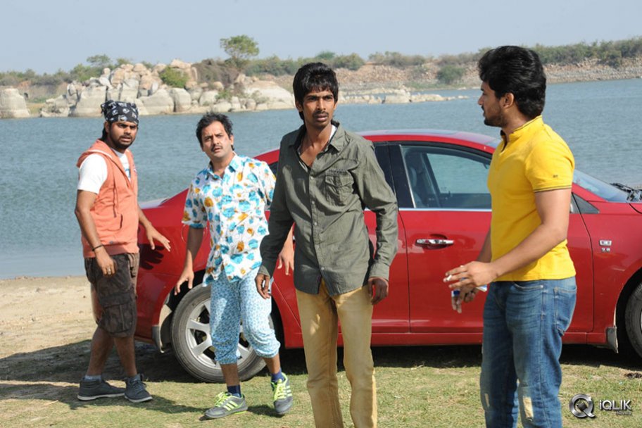 Dhanalakshmi Thalupu Thadithe